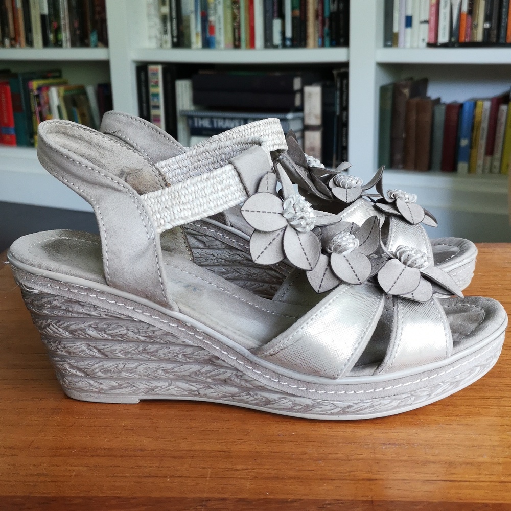 Leather flowered wedge sandals
